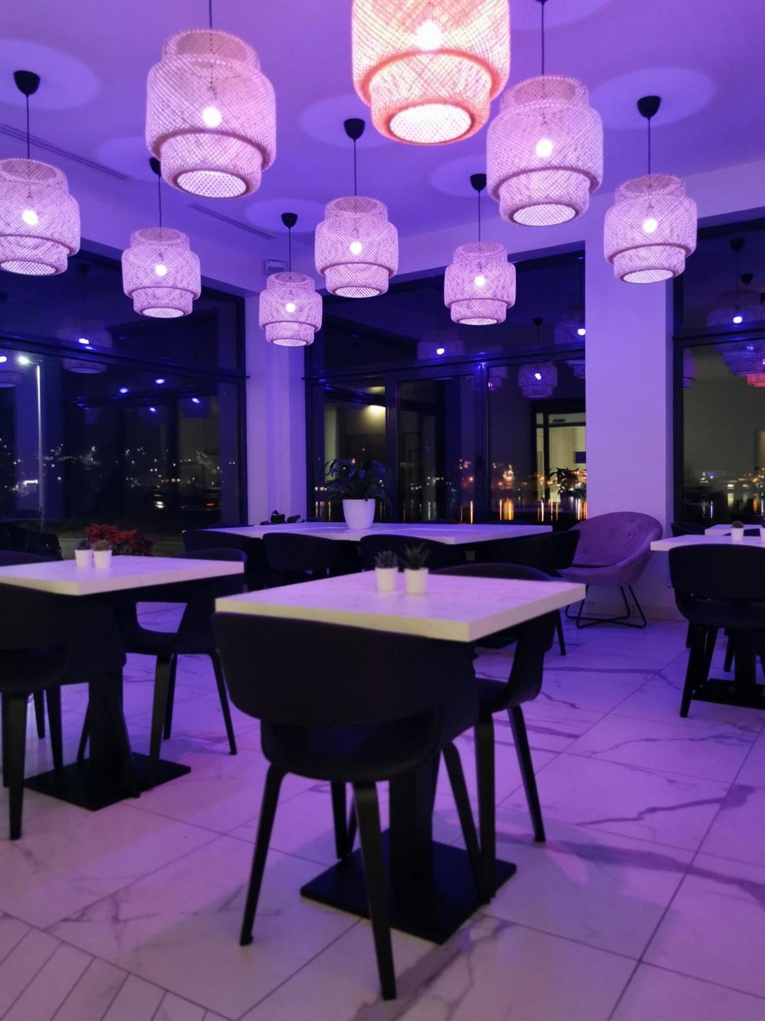 Les Terrasses Du Port Hotel Saint-Pierre Kültér fotó